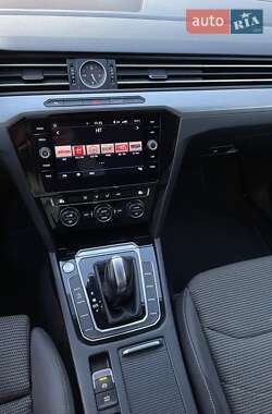 Лифтбек Volkswagen Arteon 2017 в 