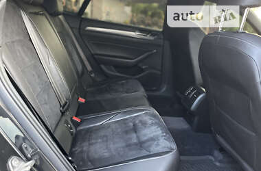 Лифтбек Volkswagen Arteon 2017 в 