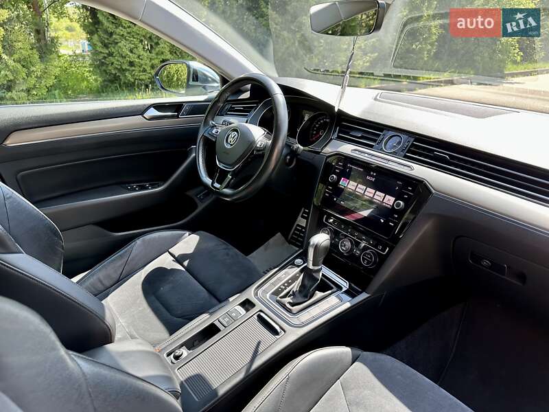 Лифтбек Volkswagen Arteon 2017 в Киеве фото 43 Лифтбек Volkswagen Arteon 2017 в Киеве