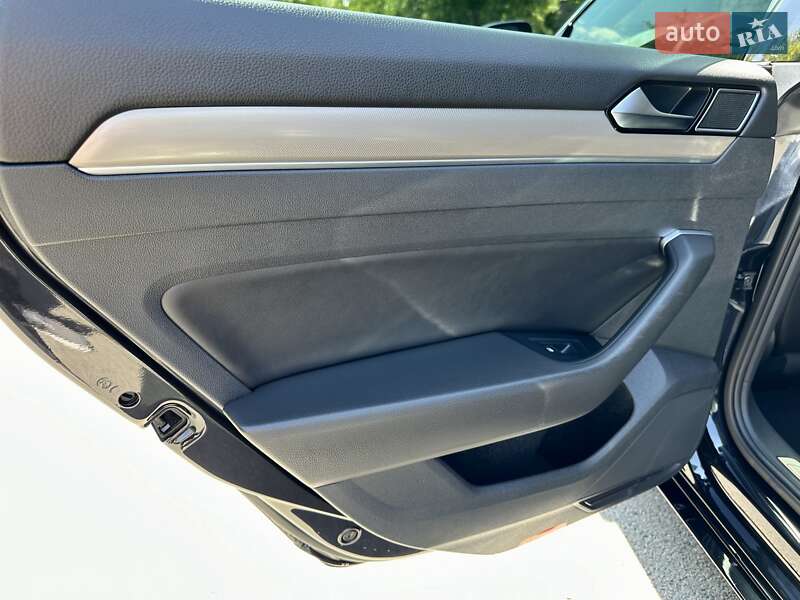 Лифтбек Volkswagen Arteon 2017 в Киеве фото 53 Лифтбек Volkswagen Arteon 2017 в Киеве
