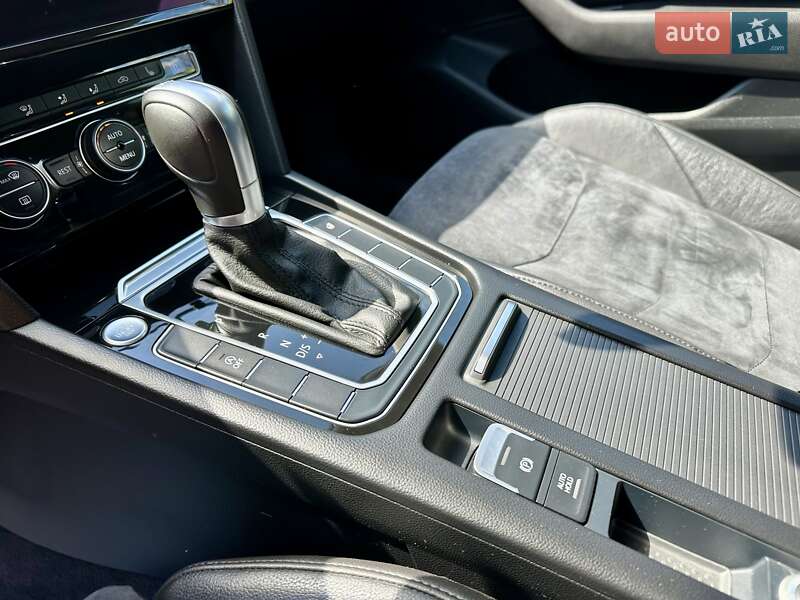 Лифтбек Volkswagen Arteon 2017 в Киеве фото 65 Лифтбек Volkswagen Arteon 2017 в Киеве