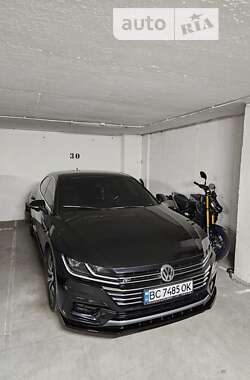 Лифтбек Volkswagen Arteon 2018 в Львове