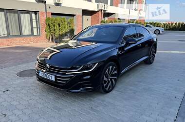 Ліфтбек Volkswagen Arteon 2021 в Чернівцях