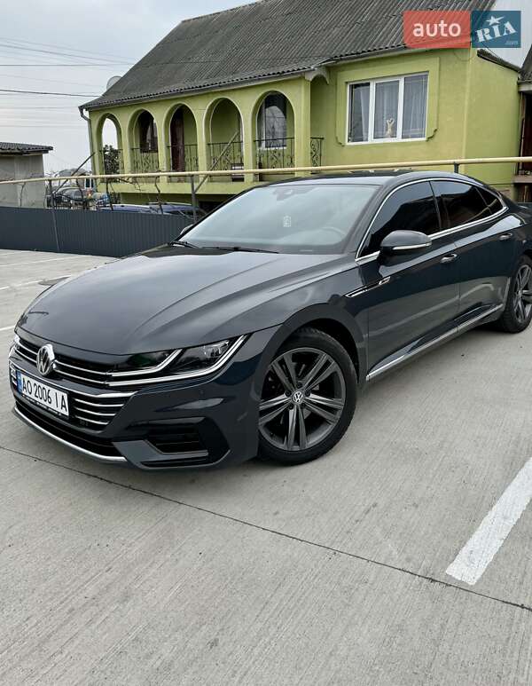 Лифтбек Volkswagen Arteon 2017 в Иршаве