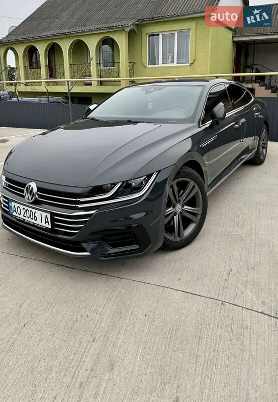 Лифтбек Volkswagen Arteon 2017 в Иршаве