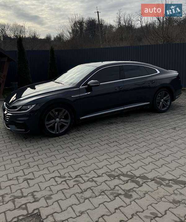 Лифтбек Volkswagen Arteon 2017 в Иршаве