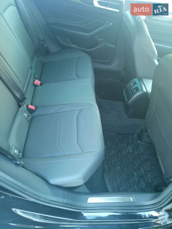 Лифтбек Volkswagen Arteon 2020 в Киеве