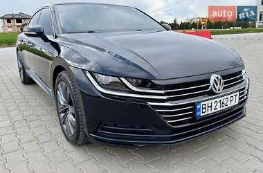 Лифтбек Volkswagen Arteon 2017 в 