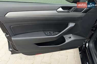 Лифтбек Volkswagen Arteon 2017 в 