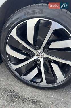 Лифтбек Volkswagen Arteon 2018 в 