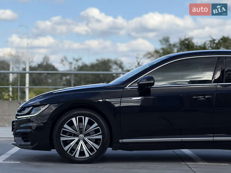 Лифтбек Volkswagen Arteon 2020 в Киеве