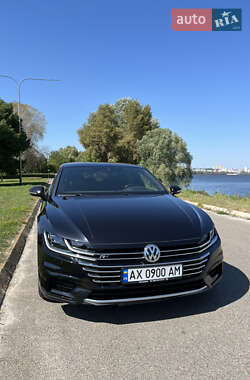 Лифтбек Volkswagen Arteon 2017 в 