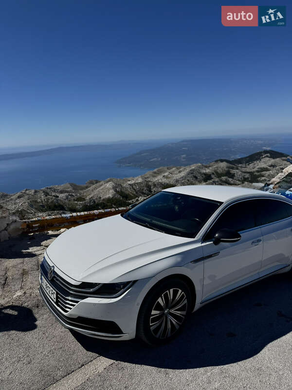 Лифтбек Volkswagen Arteon 2017 в Киеве
