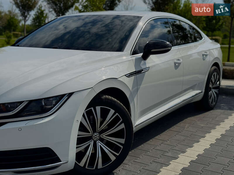 Лифтбек Volkswagen Arteon 2017 в Киеве