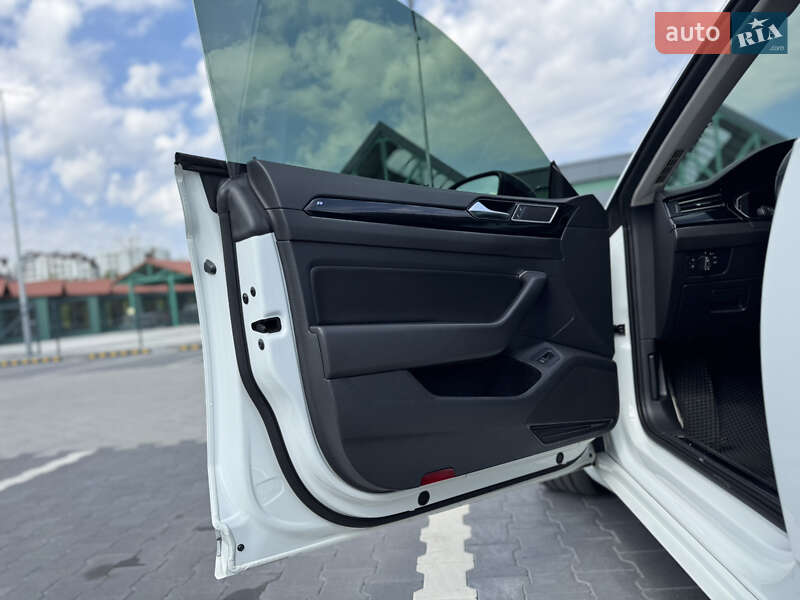 Лифтбек Volkswagen Arteon 2017 в Киеве