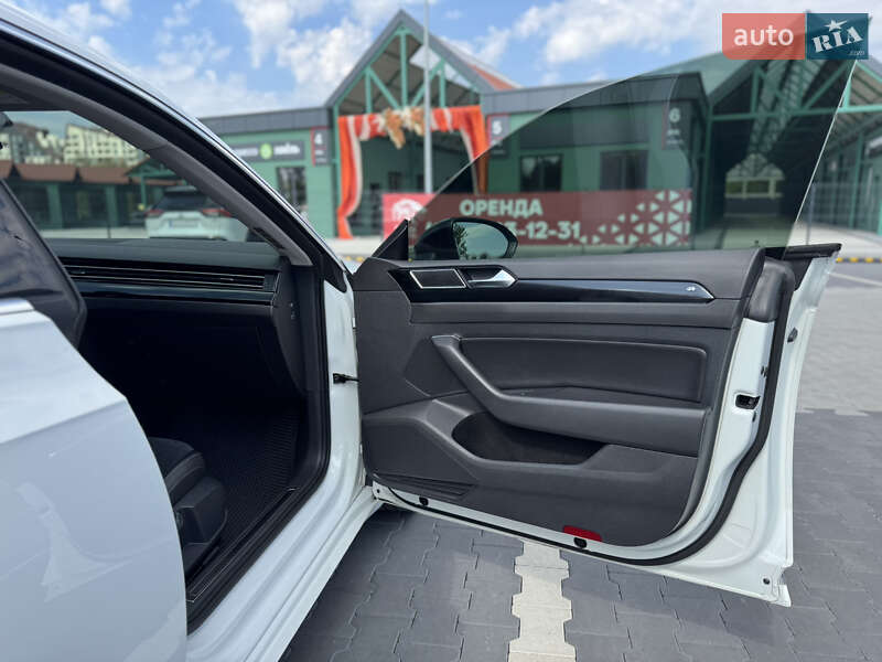 Лифтбек Volkswagen Arteon 2017 в Киеве