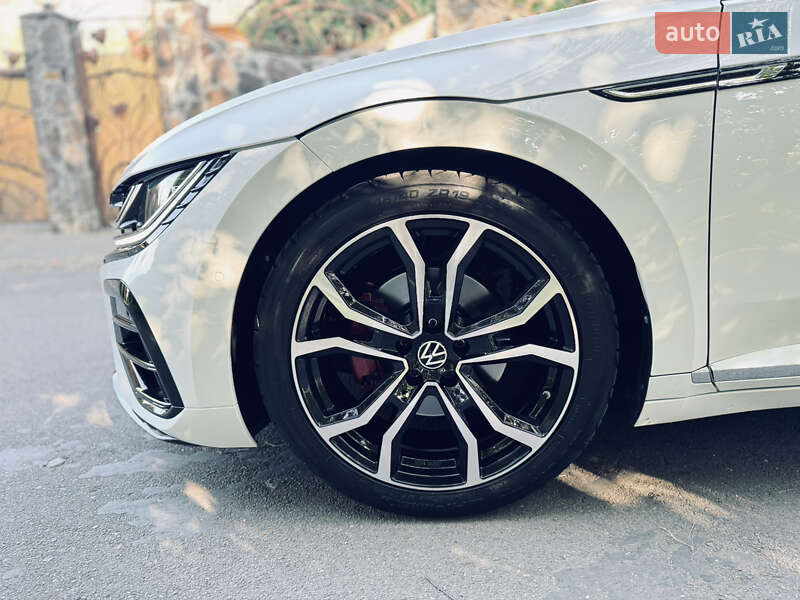 Лифтбек Volkswagen Arteon 2018 в Львове