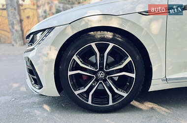 Лифтбек Volkswagen Arteon 2018 в 