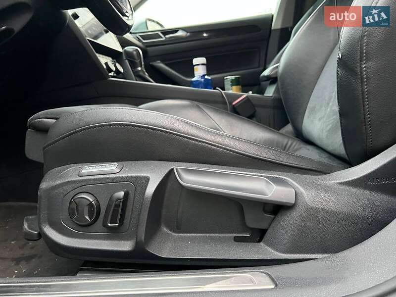 Лифтбек Volkswagen Arteon 2018 в Львове