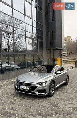 Лифтбек Volkswagen Arteon 2017 в Запорожье