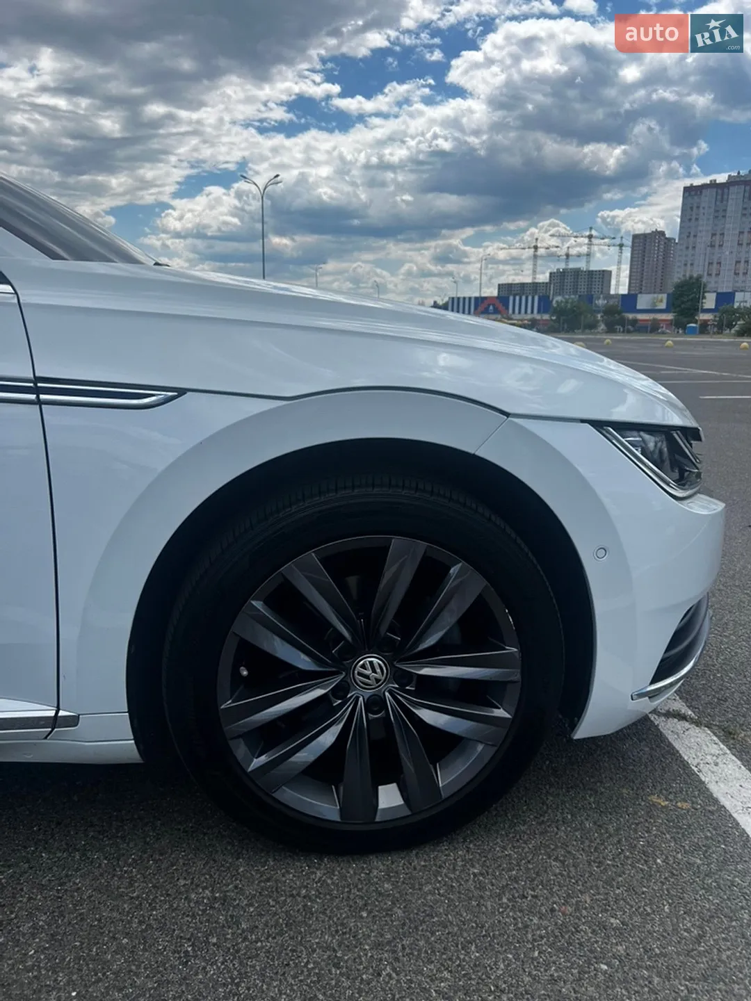 Volkswagen Arteon 2018 VIN WVWZZZ3HZJE512009 фото оголошення 10 з 27