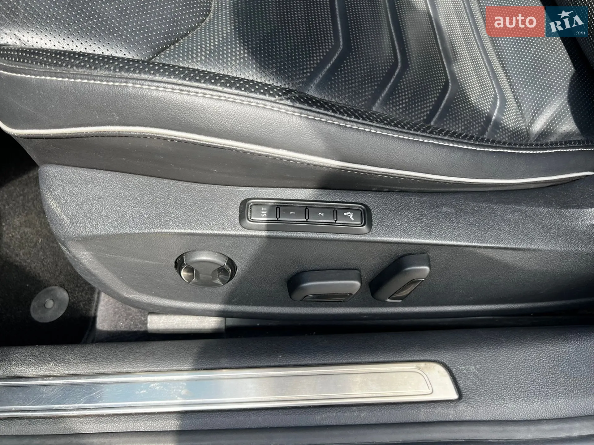 Volkswagen Arteon 2018 VIN WVWZZZ3HZJE512009 фото оголошення 19 з 27