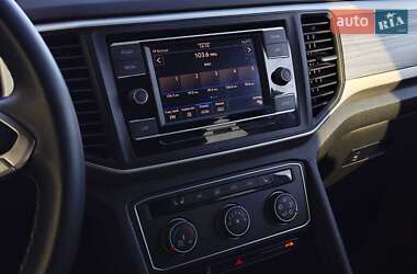 Позашляховик / Кросовер Volkswagen Atlas Cross Sport 2023 в 