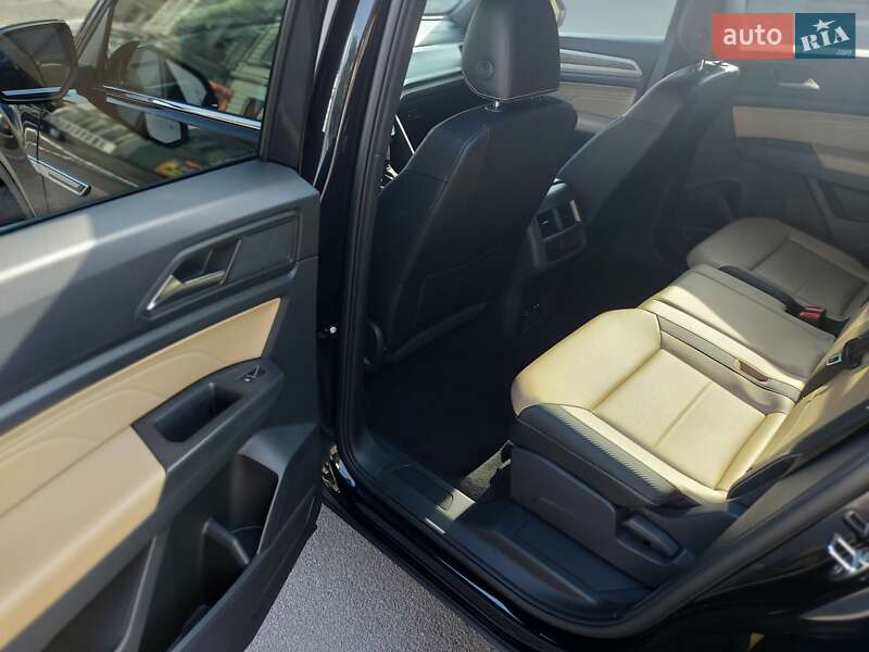 Позашляховик / Кросовер Volkswagen Atlas Cross Sport 2021 в Кам'янському