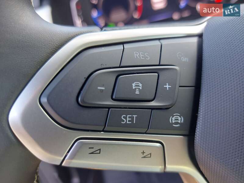Позашляховик / Кросовер Volkswagen Atlas Cross Sport 2021 в Кам'янському