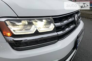 Позашляховик / Кросовер Volkswagen Atlas 2017 в 