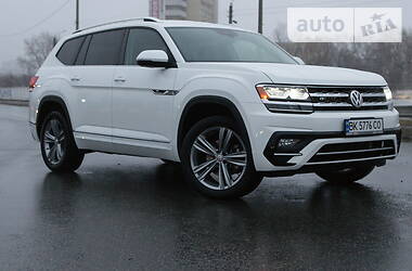 Позашляховик / Кросовер Volkswagen Atlas 2017 в 