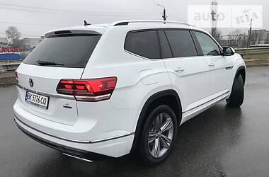 Позашляховик / Кросовер Volkswagen Atlas 2017 в 