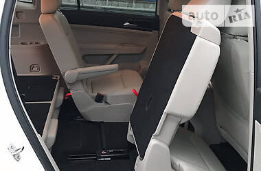 Позашляховик / Кросовер Volkswagen Atlas 2017 в 