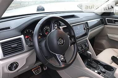 Позашляховик / Кросовер Volkswagen Atlas 2017 в 