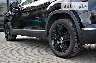 Позашляховик / Кросовер Volkswagen Atlas 2019 в 