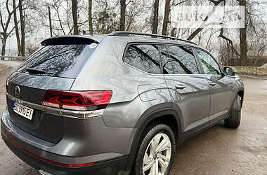 Позашляховик / Кросовер Volkswagen Atlas 2021 в 