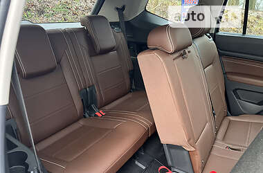 Позашляховик / Кросовер Volkswagen Atlas 2021 в 