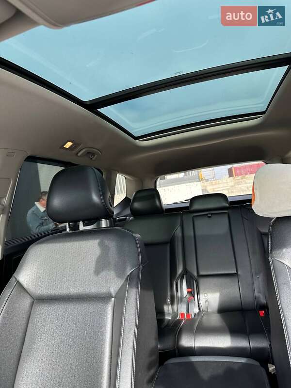 Позашляховик / Кросовер Volkswagen Atlas 2017 в Києві