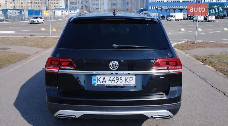 Позашляховик / Кросовер Volkswagen Atlas 2017 в Києві