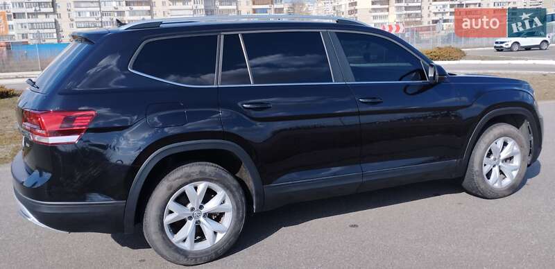 Позашляховик / Кросовер Volkswagen Atlas 2017 в Києві