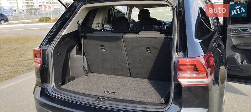 Позашляховик / Кросовер Volkswagen Atlas 2017 в Києві