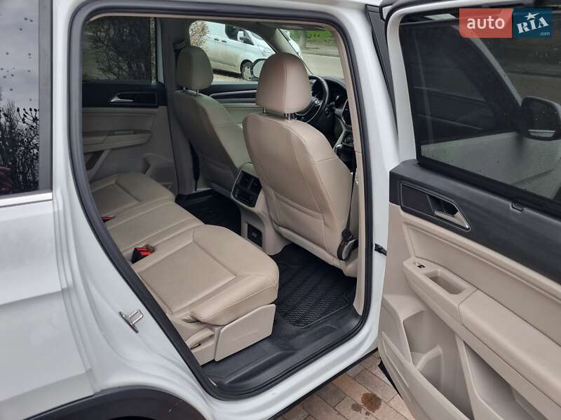 Внедорожник / Кроссовер Volkswagen Atlas 2017 в Киеве