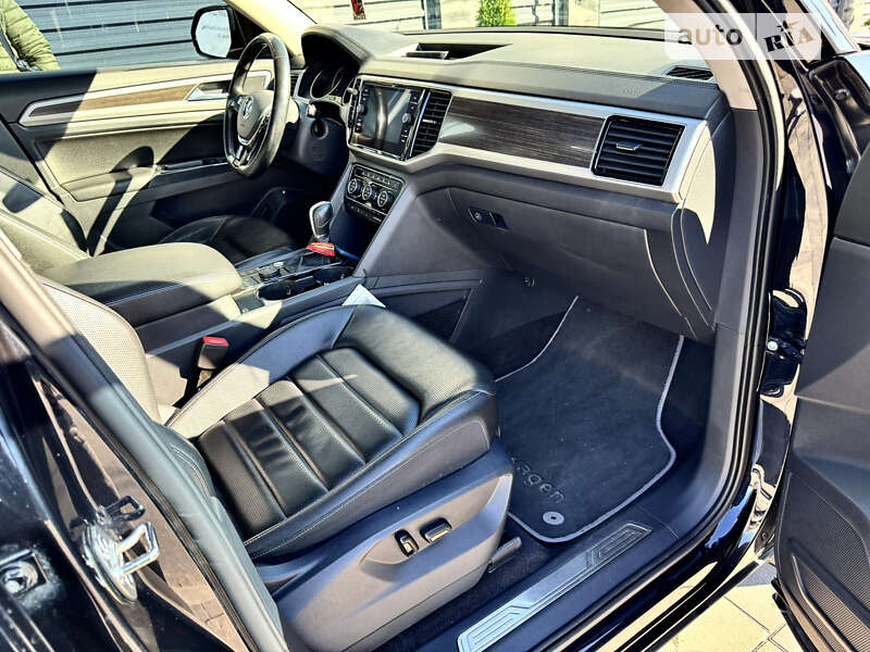 Внедорожник / Кроссовер Volkswagen Atlas 2017 в Киеве