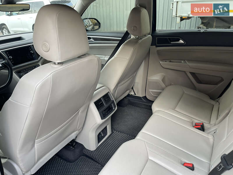 Внедорожник / Кроссовер Volkswagen Atlas 2017 в Киеве