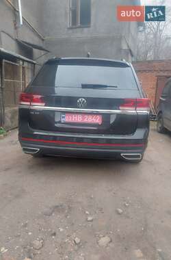 Внедорожник / Кроссовер Volkswagen Atlas 2021 в 