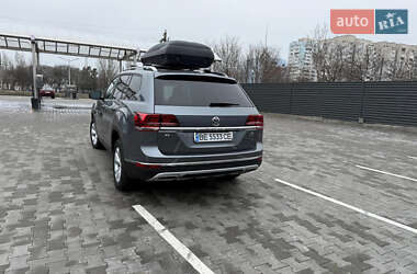 Позашляховик / Кросовер Volkswagen Atlas 2018 в 