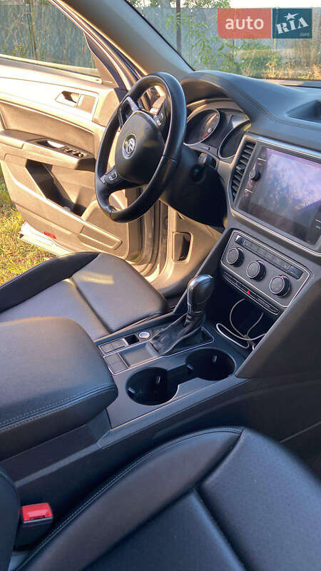 Позашляховик / Кросовер Volkswagen Atlas 2017 в Красилові