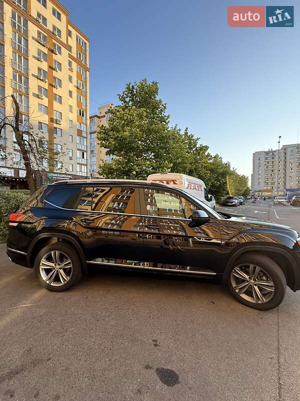Внедорожник / Кроссовер Volkswagen Atlas 2018 в Вишневом