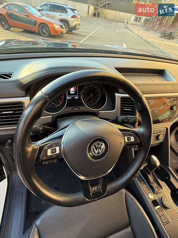 Внедорожник / Кроссовер Volkswagen Atlas 2018 в Вишневом