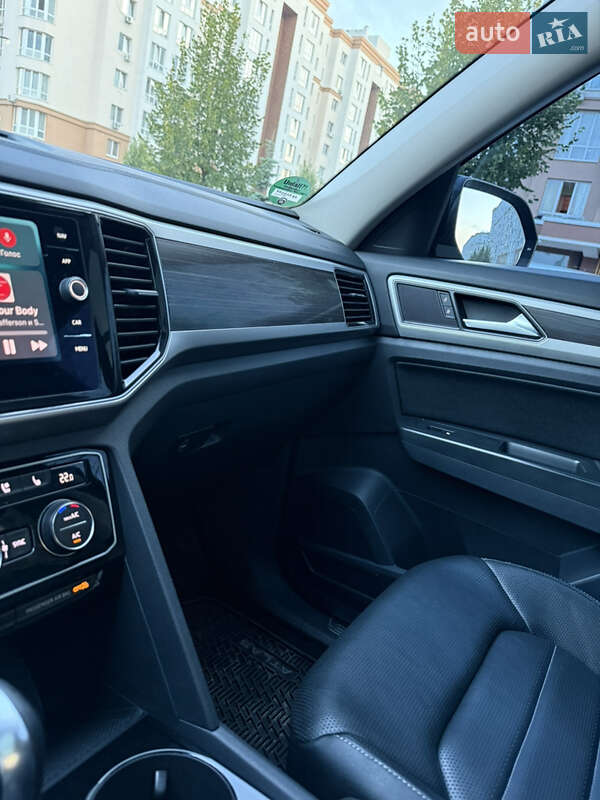 Внедорожник / Кроссовер Volkswagen Atlas 2017 в Киеве